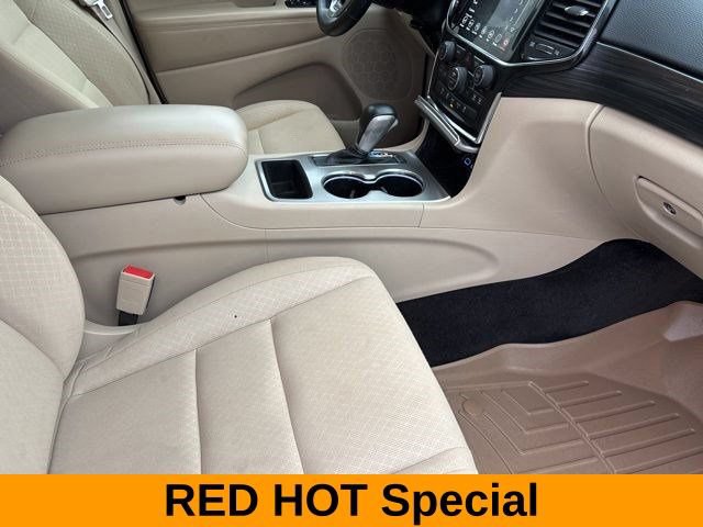 Used 2022 Jeep Grand Cherokee Laredo E w/ Security & Convenience Group AWD/4WD image 39