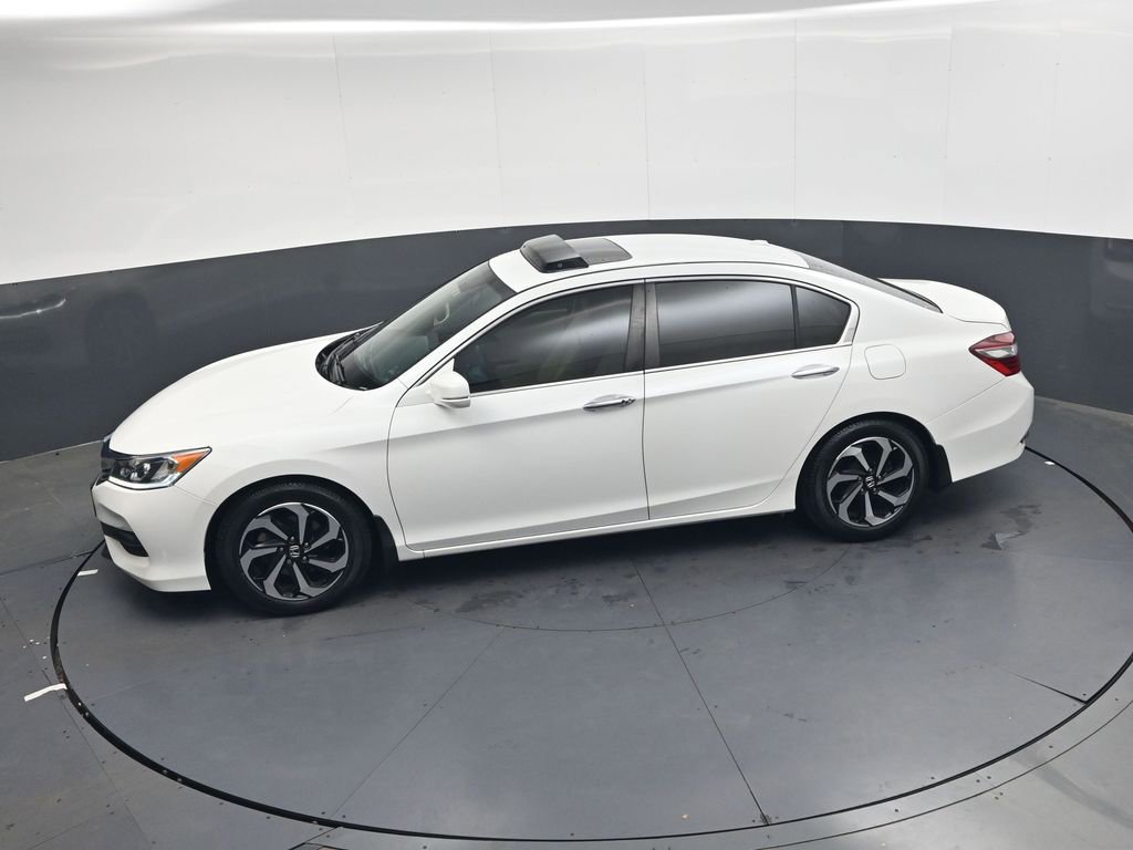 Used 2017 Honda Accord EX image 18