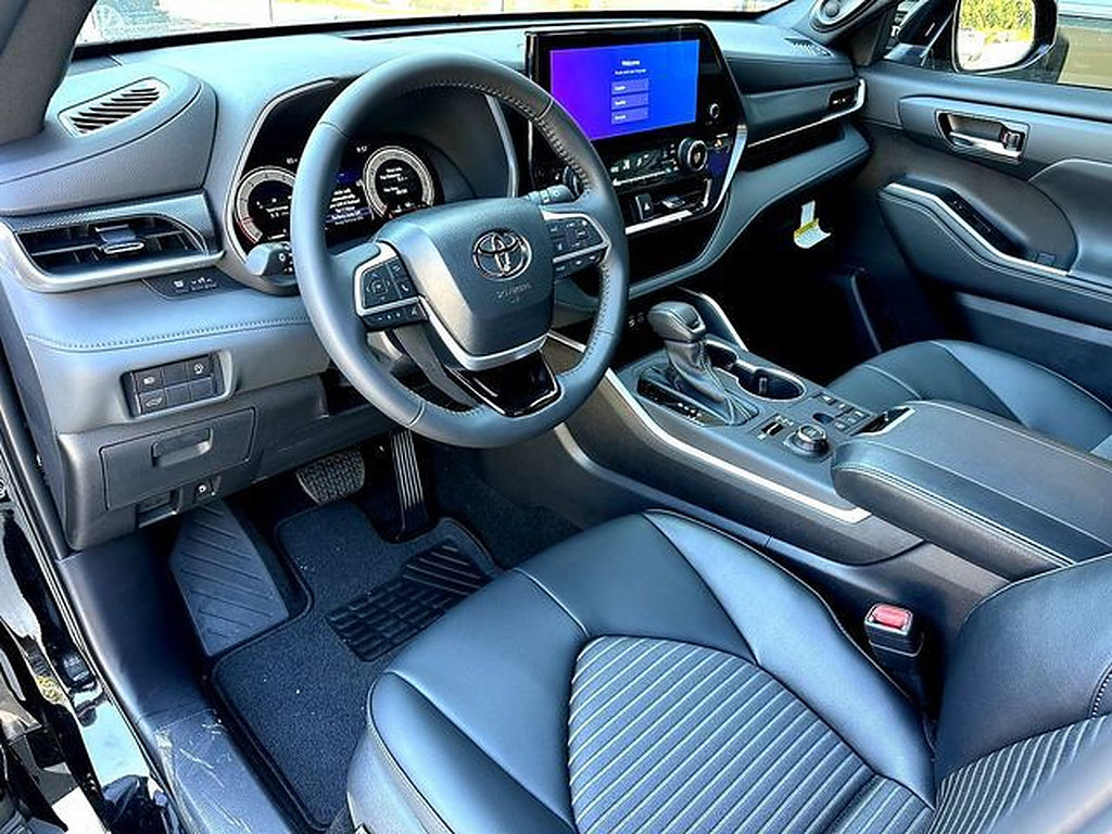 New 2026 Toyota Highlander XSE AWD/4WD image 11