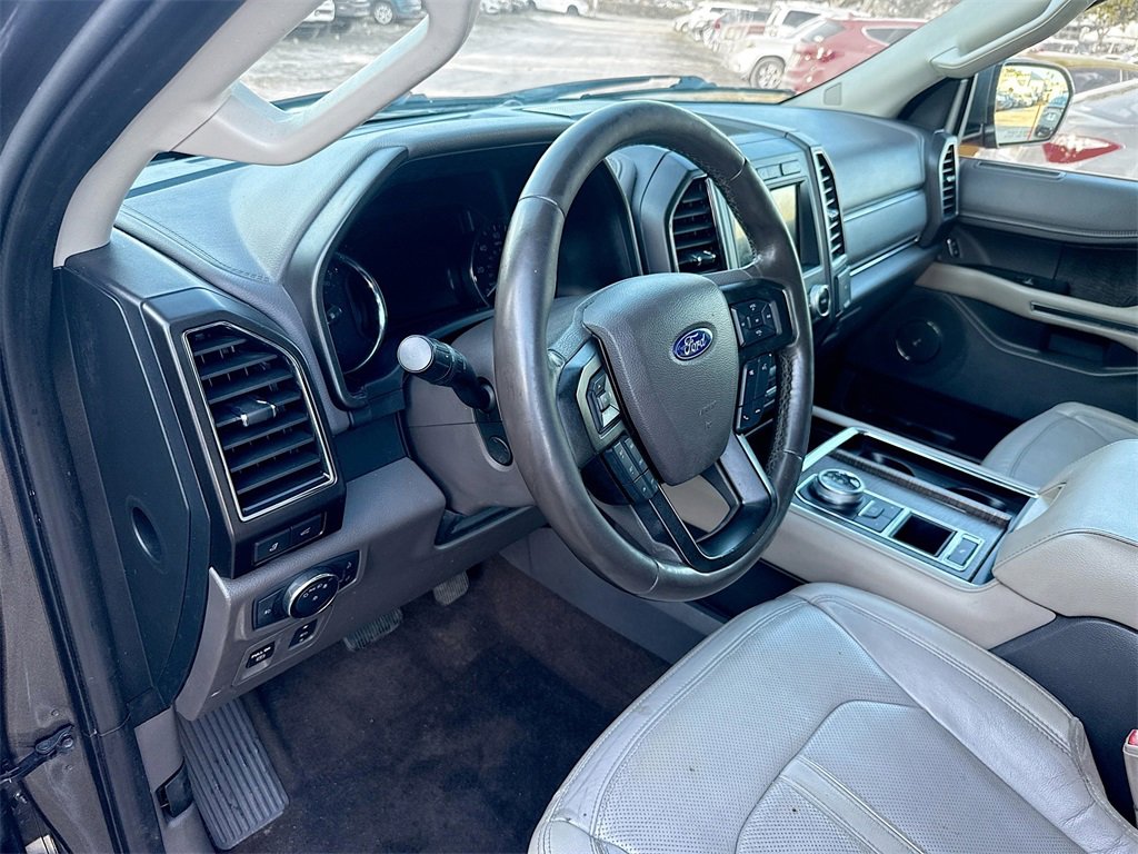 Used 2020 Ford Expedition Max Limited image 10