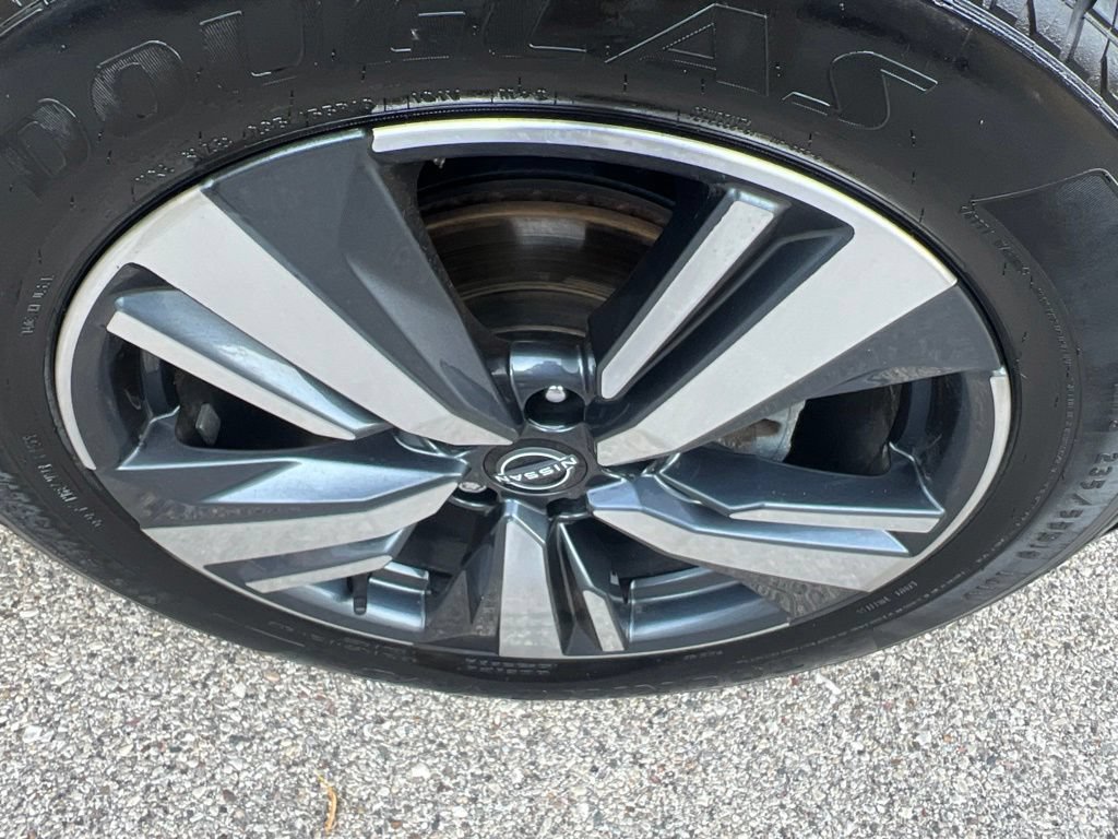Certified 2023 Nissan Rogue Platinum w/ Platinum Premium Package AWD/4WD image 41