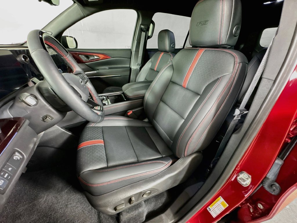 Used 2026 Chevrolet Traverse RS w/ LPO, Floor Liner Package FWD image 26