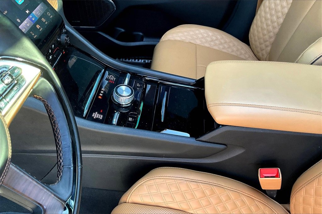 Certified 2023 Jeep Grand Cherokee L Summit w/ Luxury Tech Group V image 17