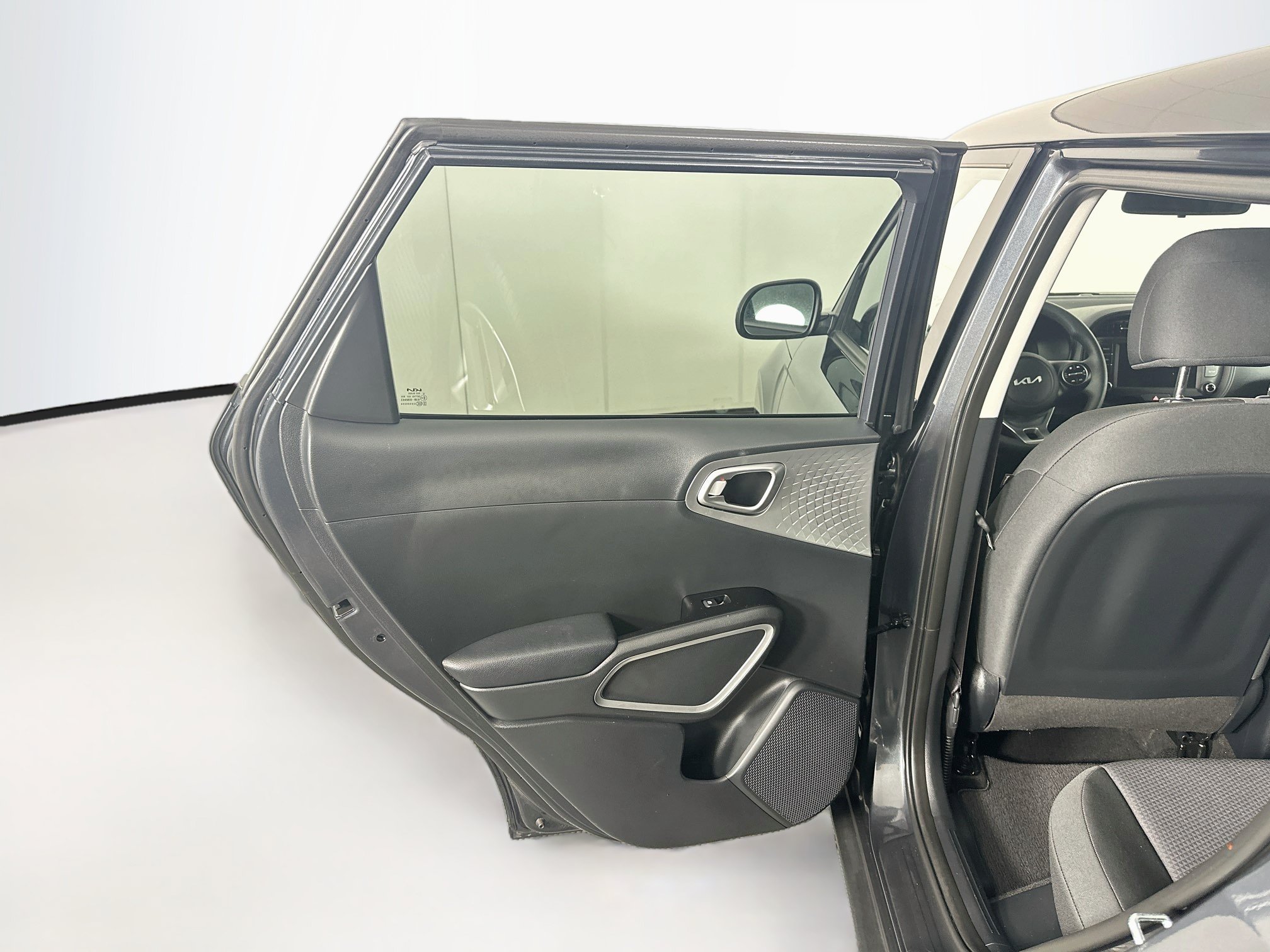 Used 2025 Kia Soul LX w/ LX Technology Package FWD image 26