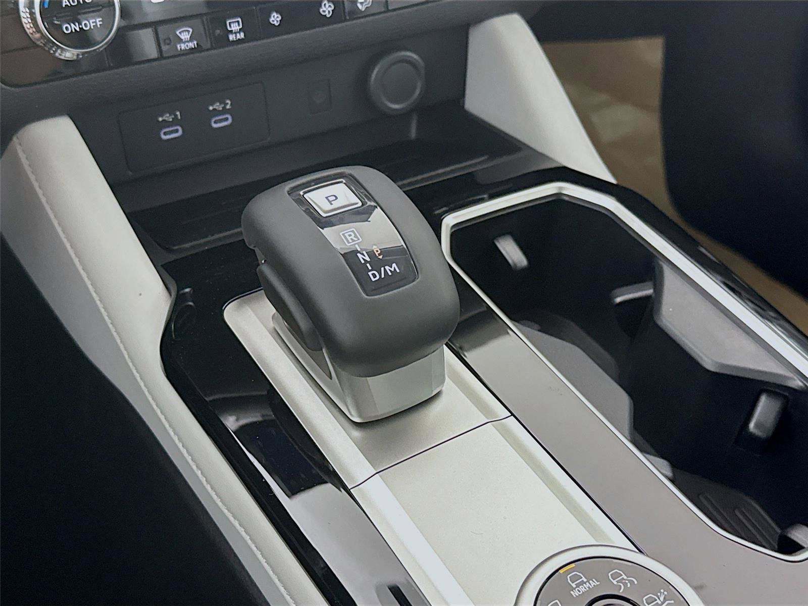 New 2026 Mitsubishi Outlander SE image 14