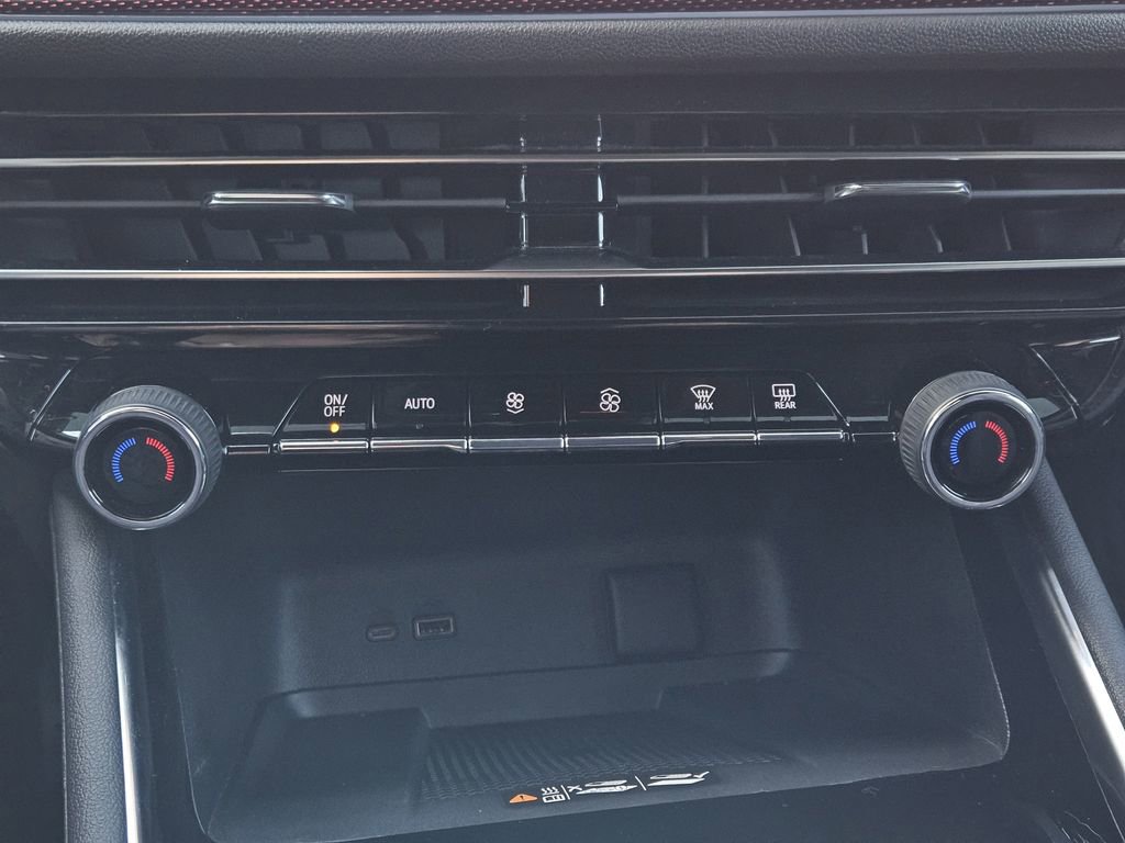 Used 2025 Chevrolet Traverse Z71 w/ Enhanced Driving Package image 24