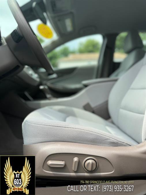 Used 2020 Chevrolet Malibu LT FWD image 21