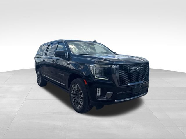 Used 2023 GMC Yukon XL Denali Ultimate w/ LPO, Floor Liner Package AWD/4WD image 3