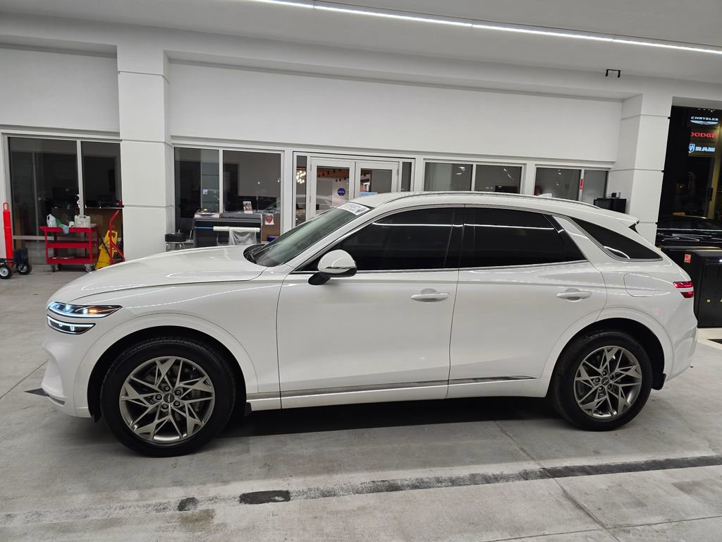 Used 2025 Genesis GV70 2.5T image 3