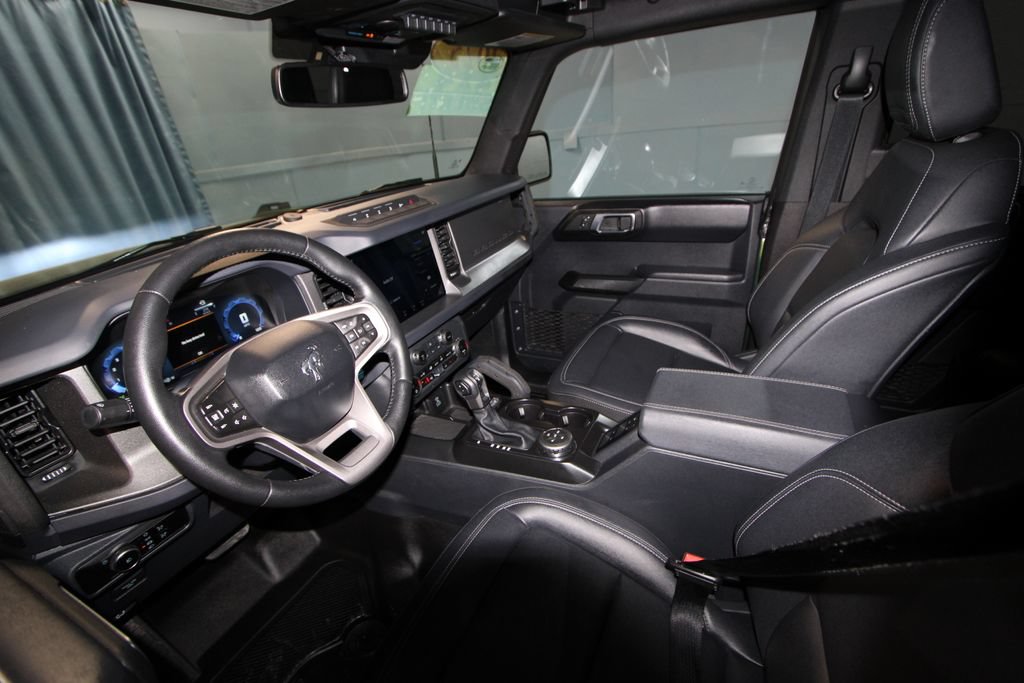 Used 2025 Ford Bronco Badlands AWD/4WD image 2