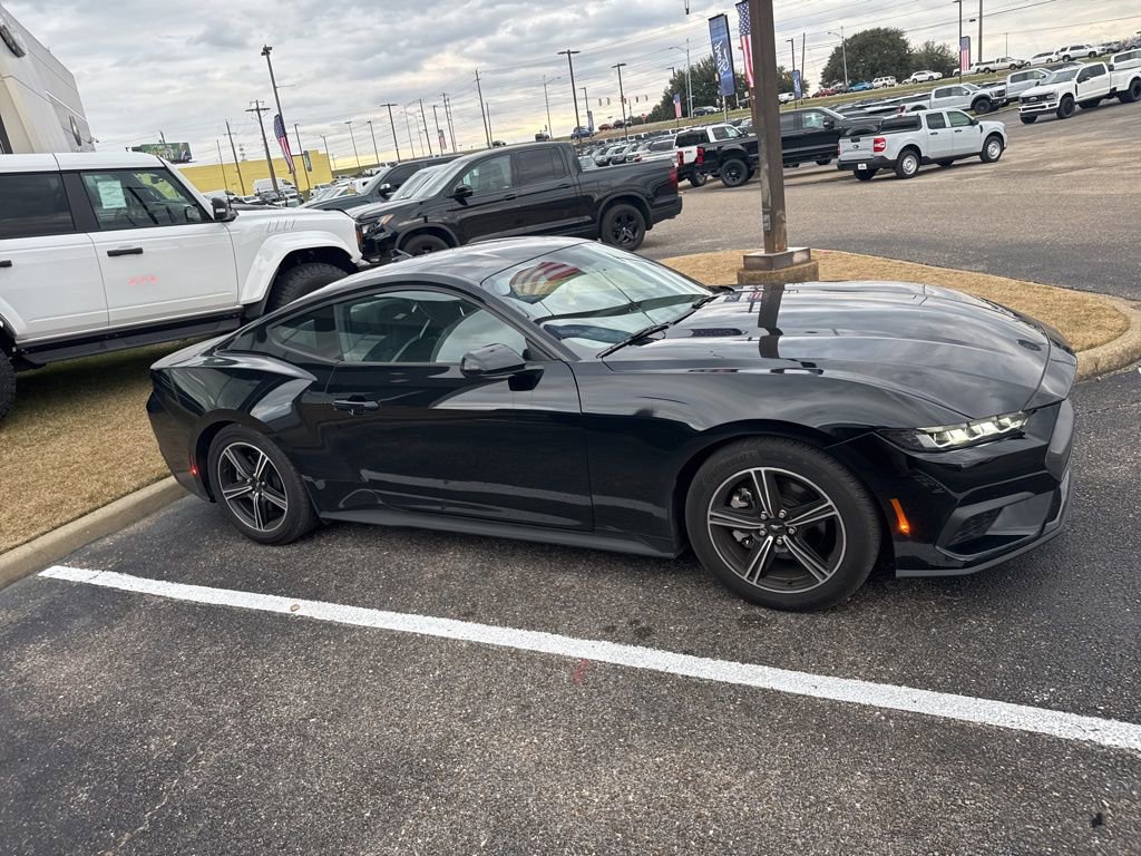 Used 2024 Ford Mustang Coupe image 13