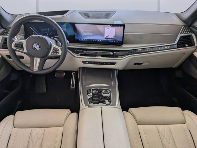 Used 2025 BMW X7 xDrive40i w/ Executive Package image 17