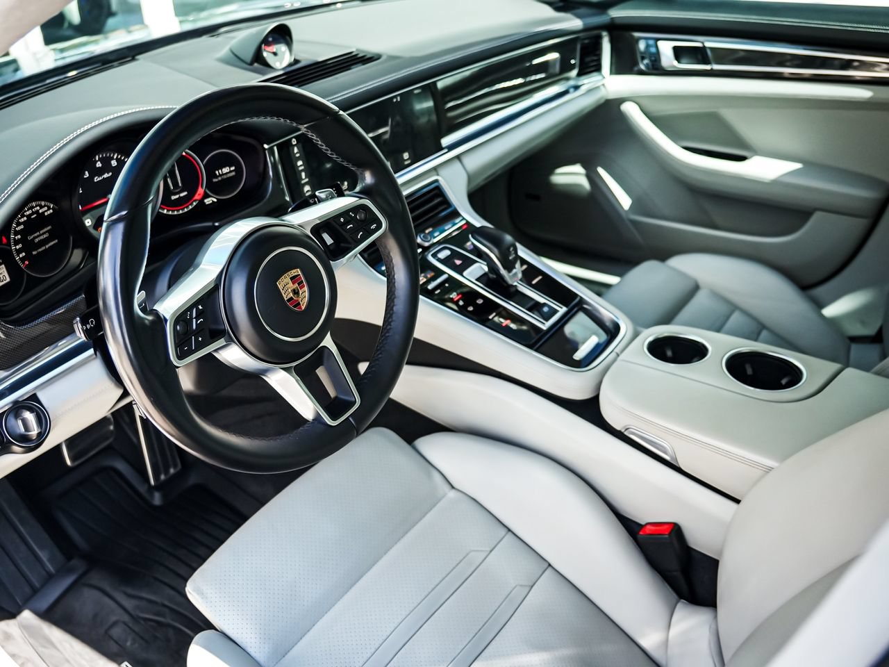 Used 2017 Porsche Panamera Turbo AWD/4WD image 15
