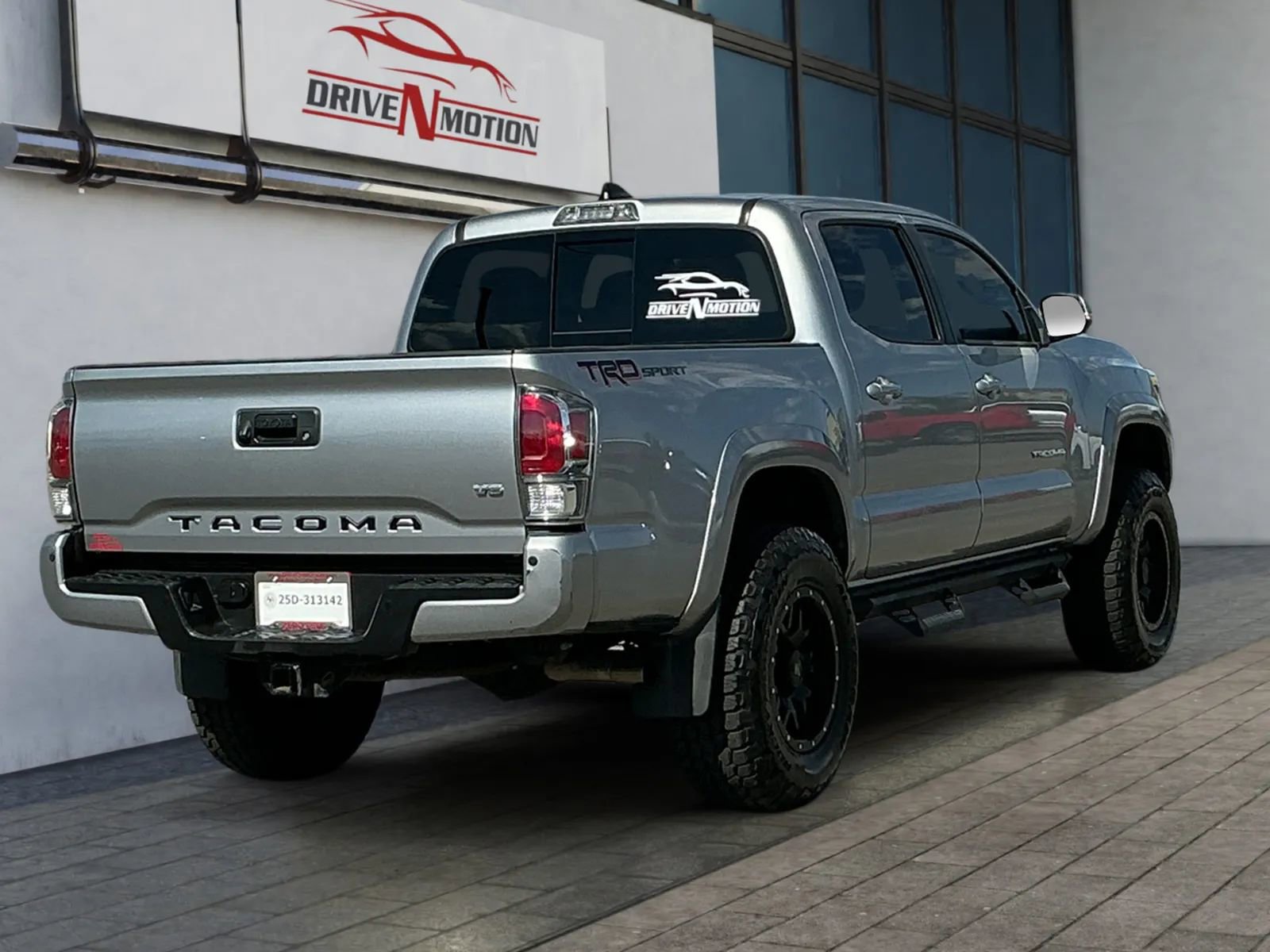 Used 2021 Toyota Tacoma TRD Sport image 4
