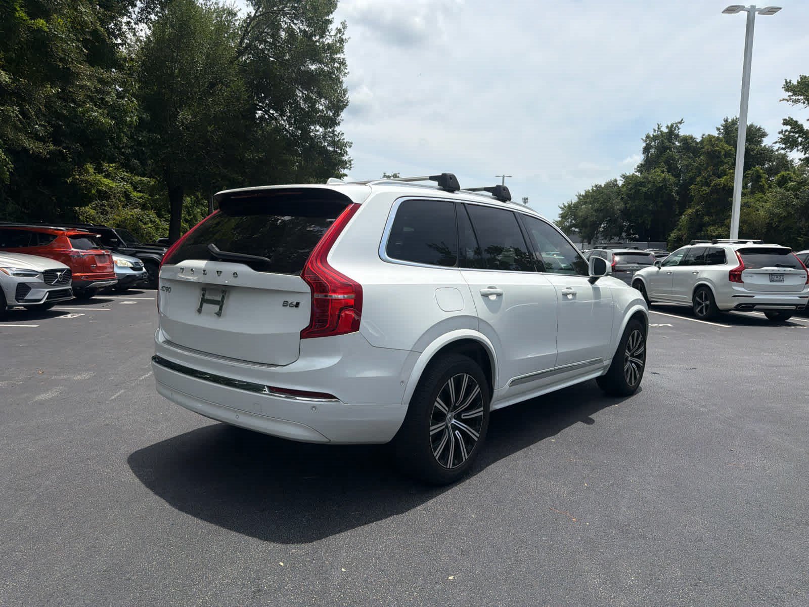 Used 2024 Volvo XC90 B6 Plus w/ Protection Package Premier AWD/4WD image 17