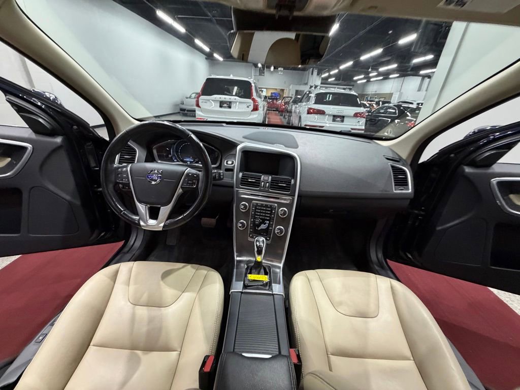 Used 2016 Volvo XC60 T6 Platinum w/ Climate Package AWD/4WD image 38
