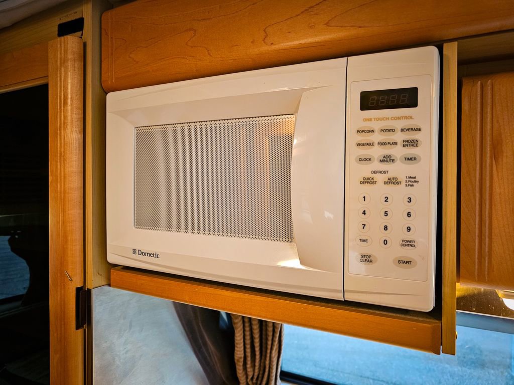 Used 2006 Chevrolet Express 3500 Extended w/ Power and Light Package image 39