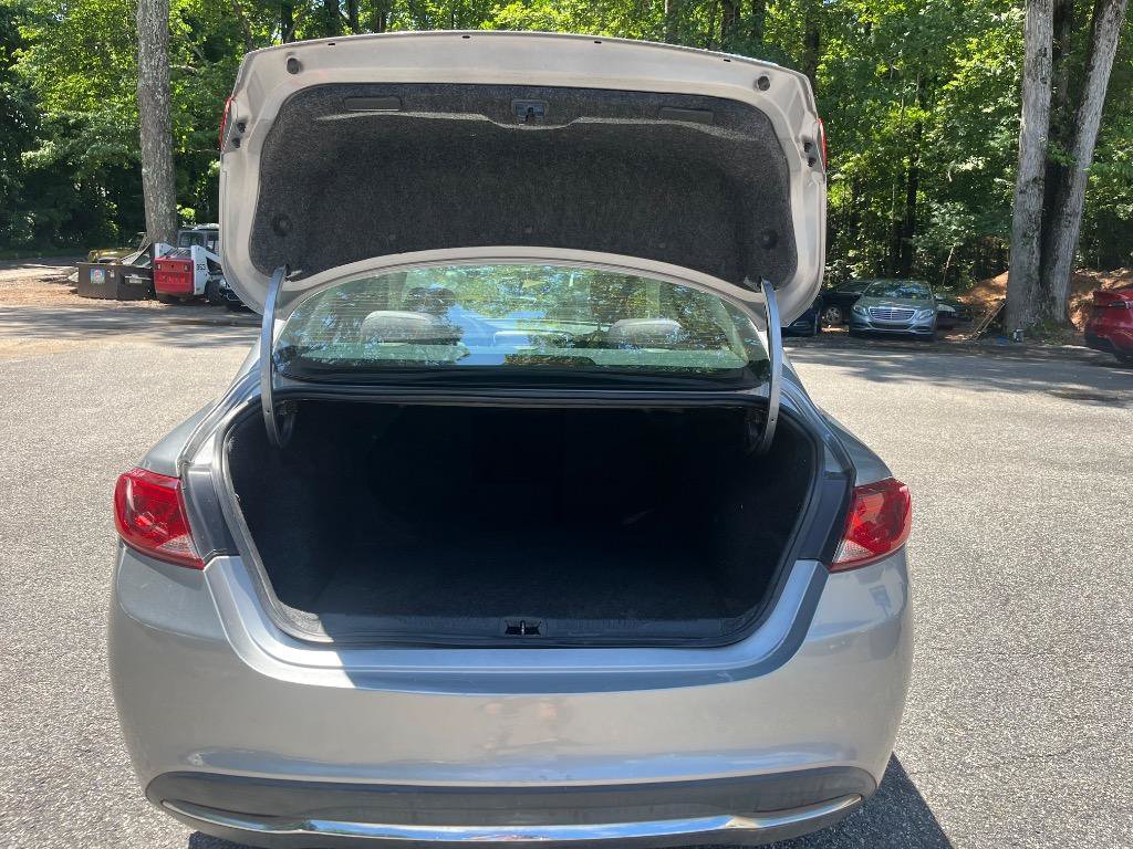 Used 2015 Chrysler 200 Limited FWD image 7