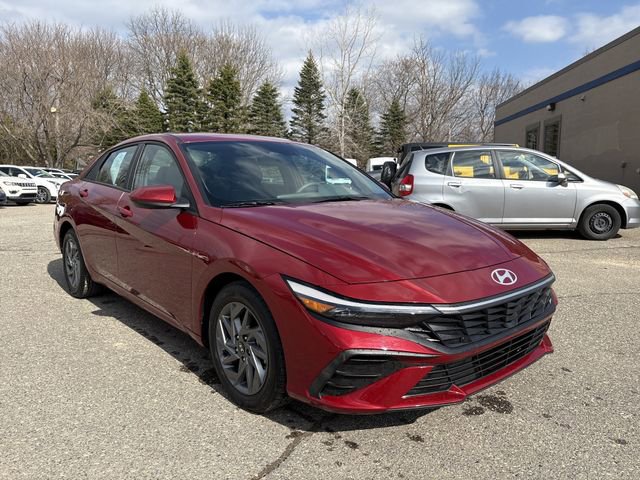 Used 2024 Hyundai Elantra SEL image 12