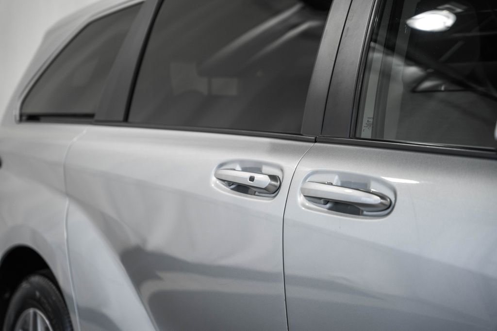 Used 2023 Toyota Sienna LE image 14