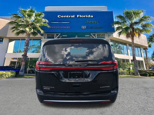 New 2027 Chrysler Pacifica Limited FWD image 6