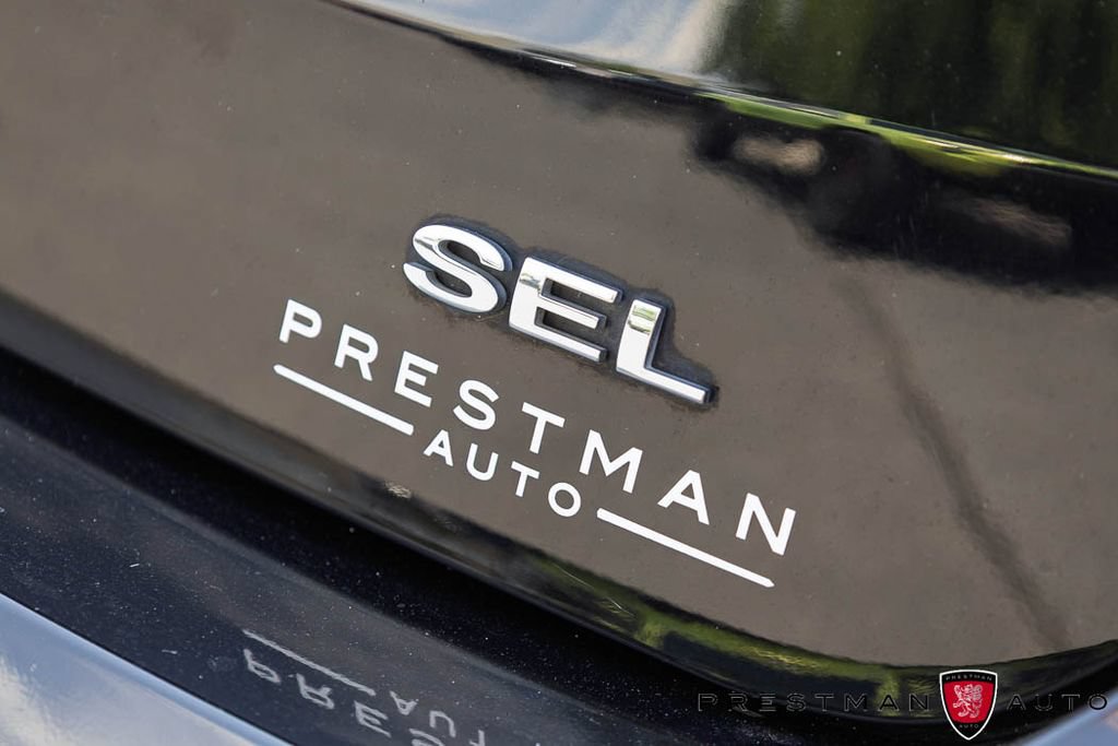 Used 2018 Ford Focus SEL w/ Cold Weather Package FWD image 10