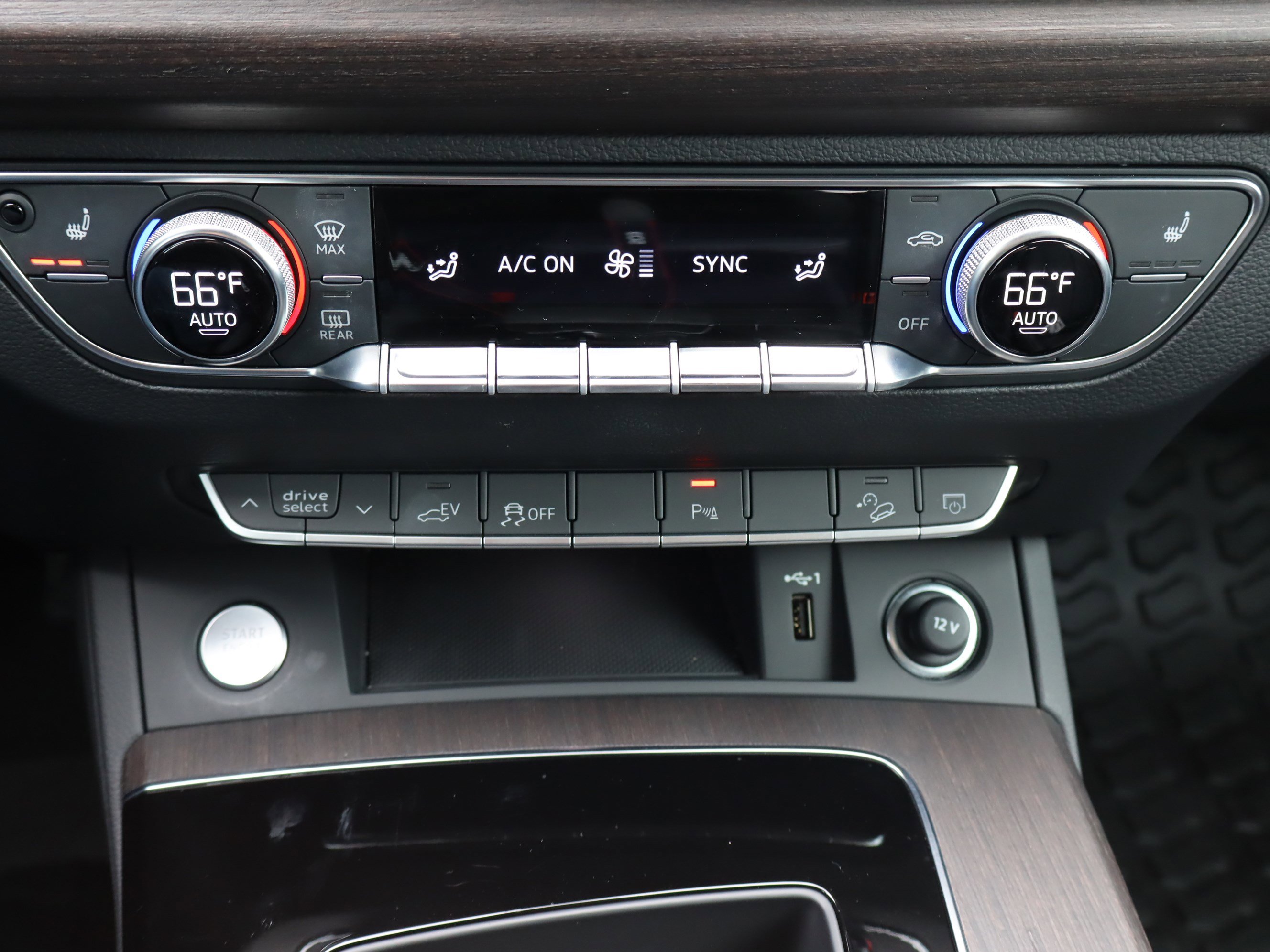 Used 2024 Audi Q5 e Premium image 28