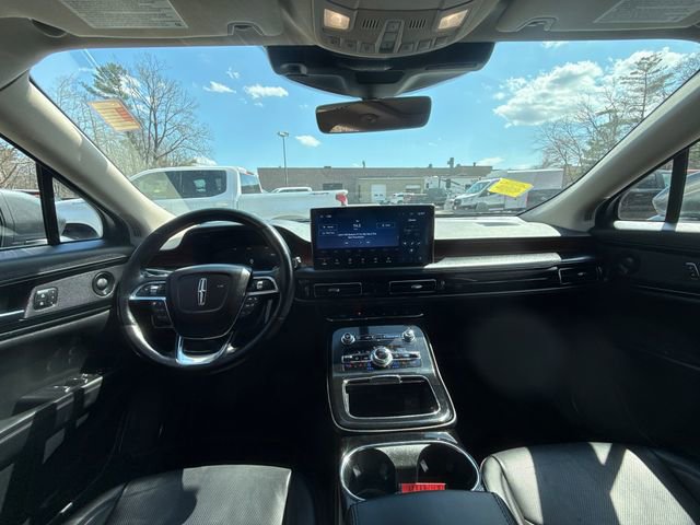 Used 2022 Lincoln Nautilus Reserve w/ Luxury Package AWD/4WD image 16