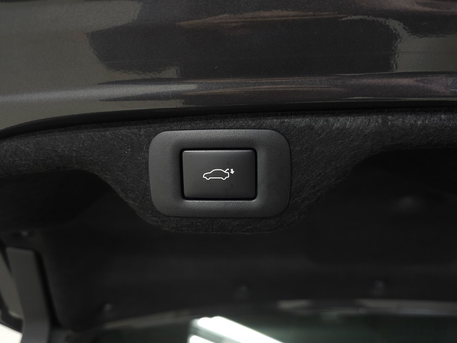 Certified 2024 Lexus ES 350 F Sport w/ Accessory Package (Z2) FWD image 9