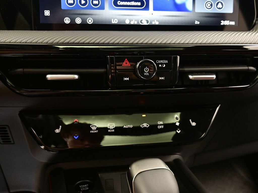 New 2026 Nissan Kicks SR w/ SR Premium Package image 10