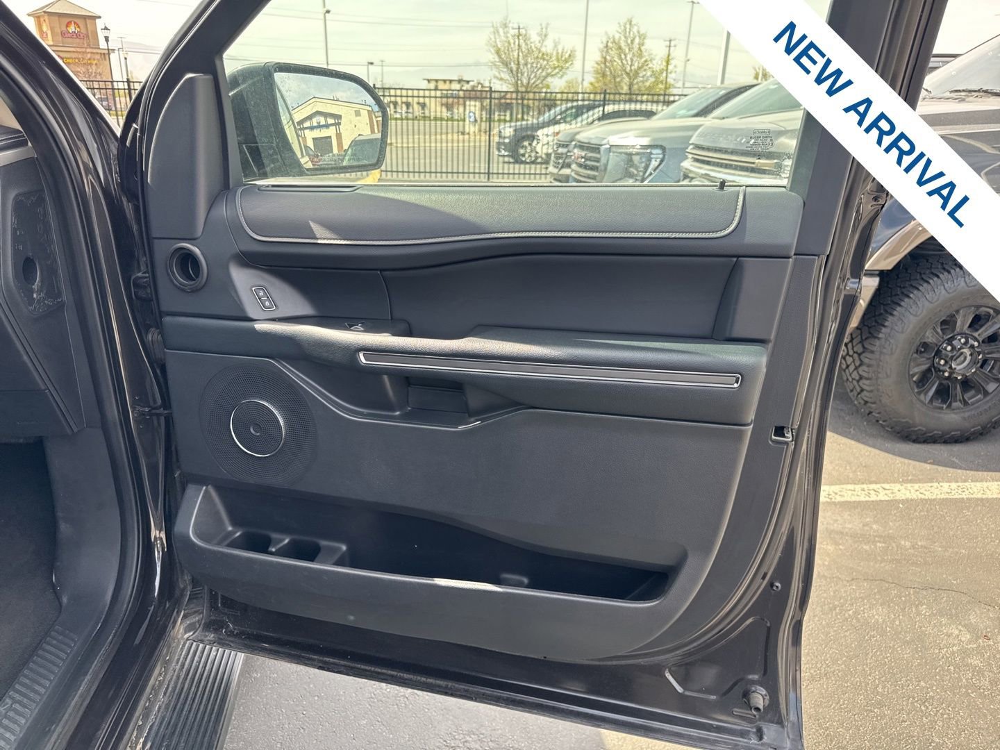 Used 2024 Ford Expedition Max XLT image 10