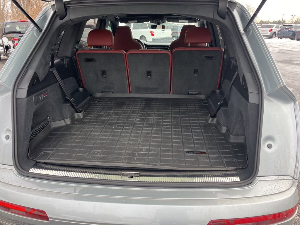 Used 2023 Audi SQ7 Prestige w/ Sport Package image 11