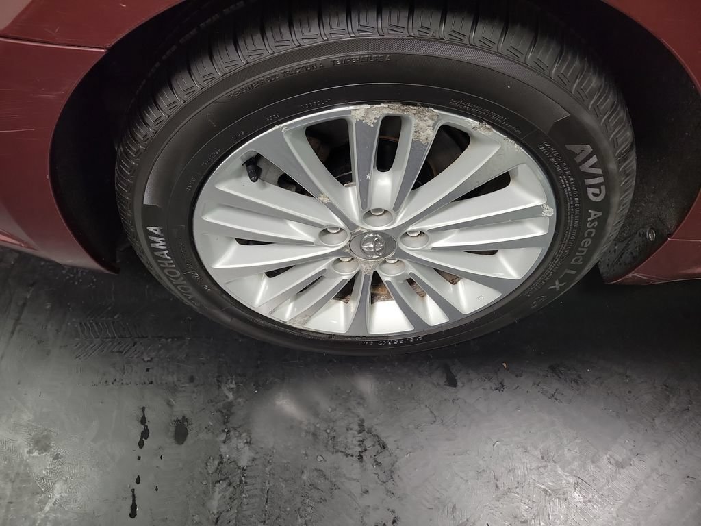Used 2013 Toyota Avalon XLE Touring FWD image 11