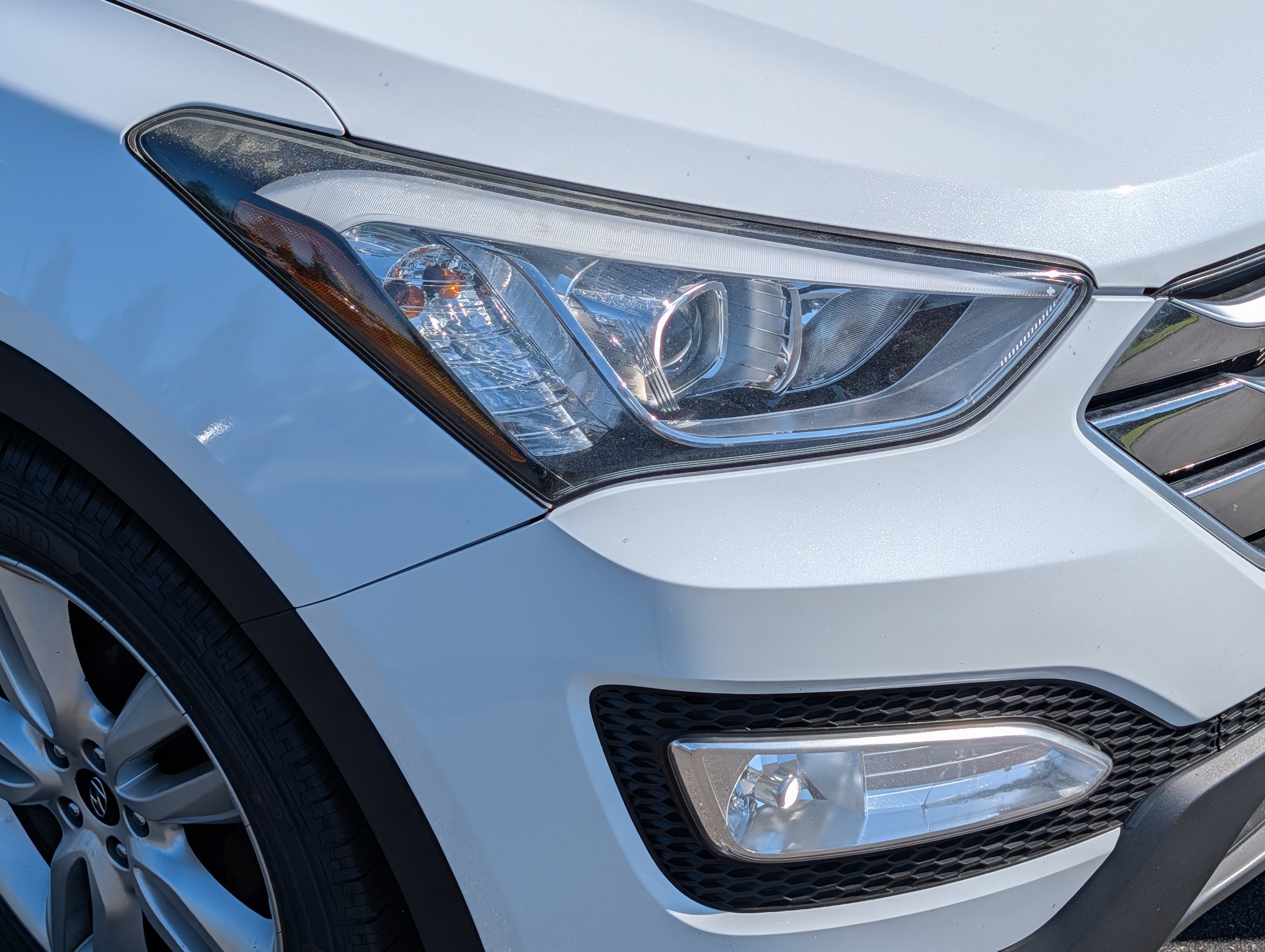 Used 2016 Hyundai Santa Fe Sport 2.0T w/ Option Group 05 AWD/4WD image 16
