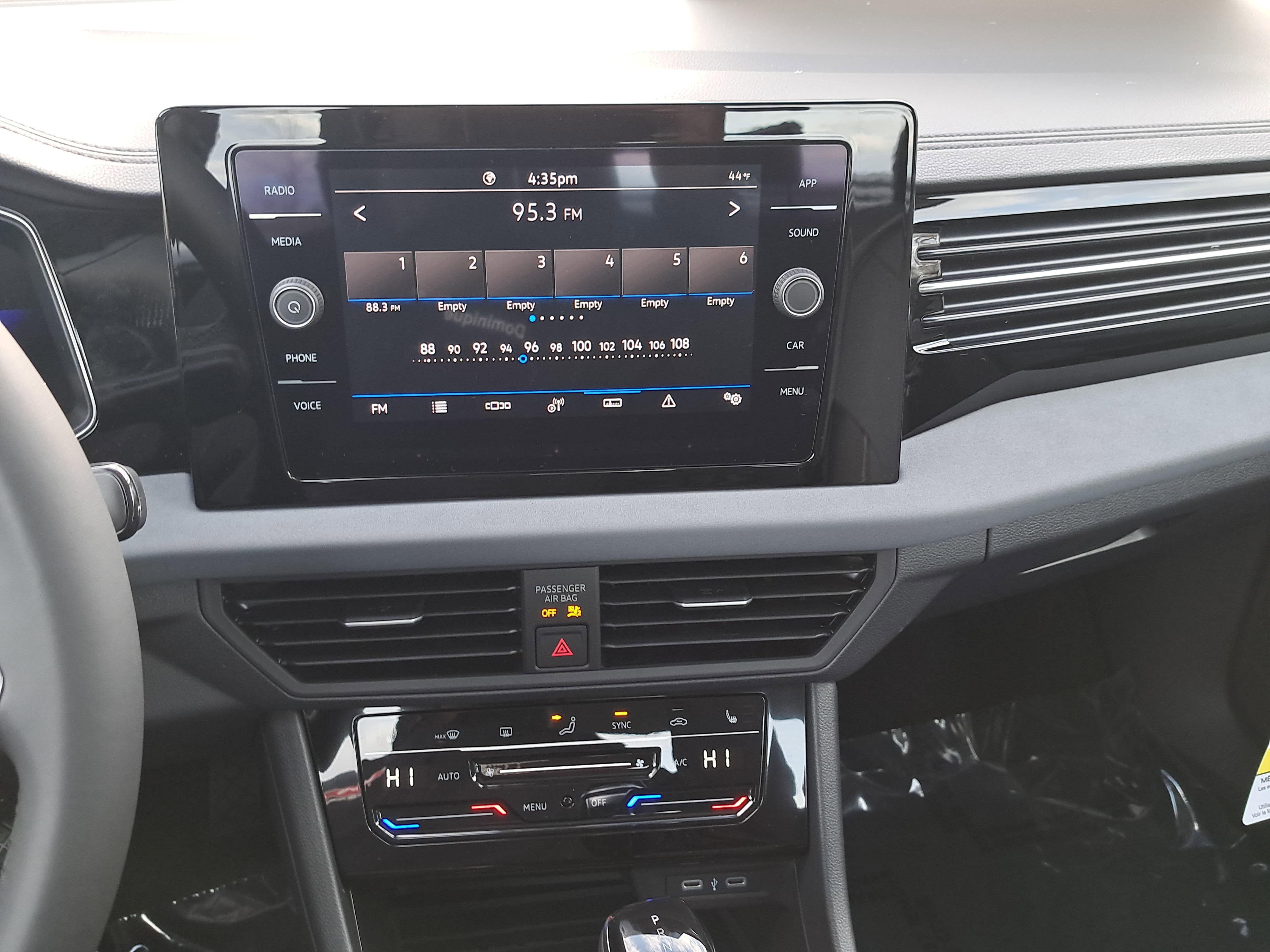 New 2026 Volkswagen Jetta SE FWD image 19