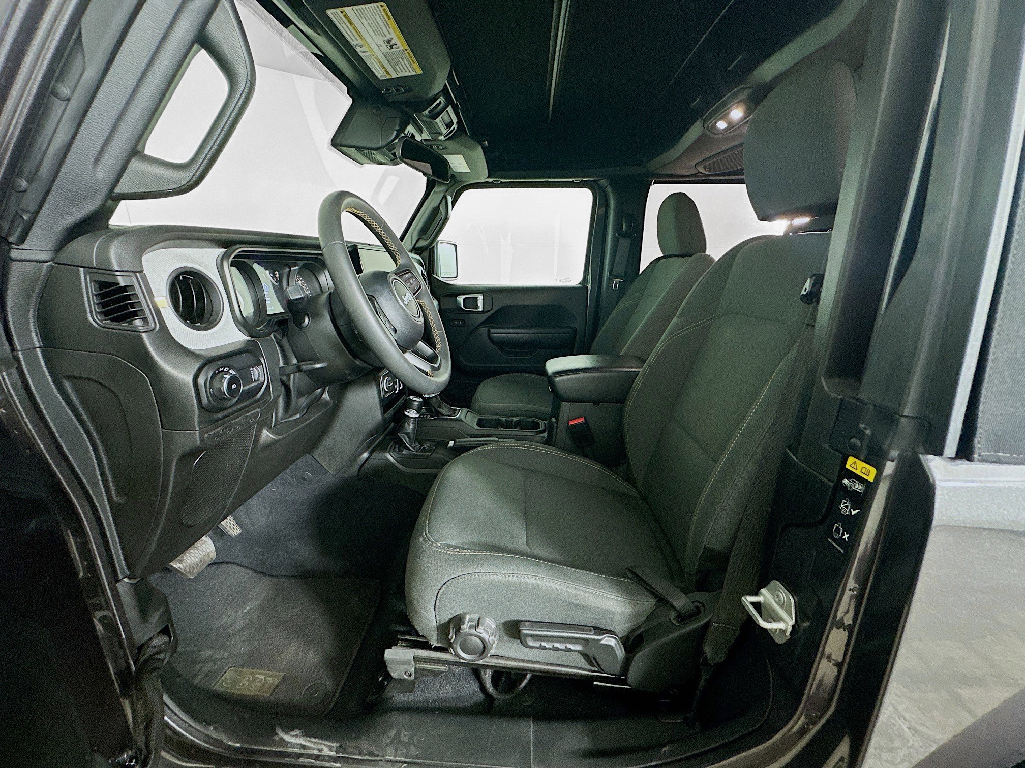 Used 2024 Jeep Wrangler Sport S image 13