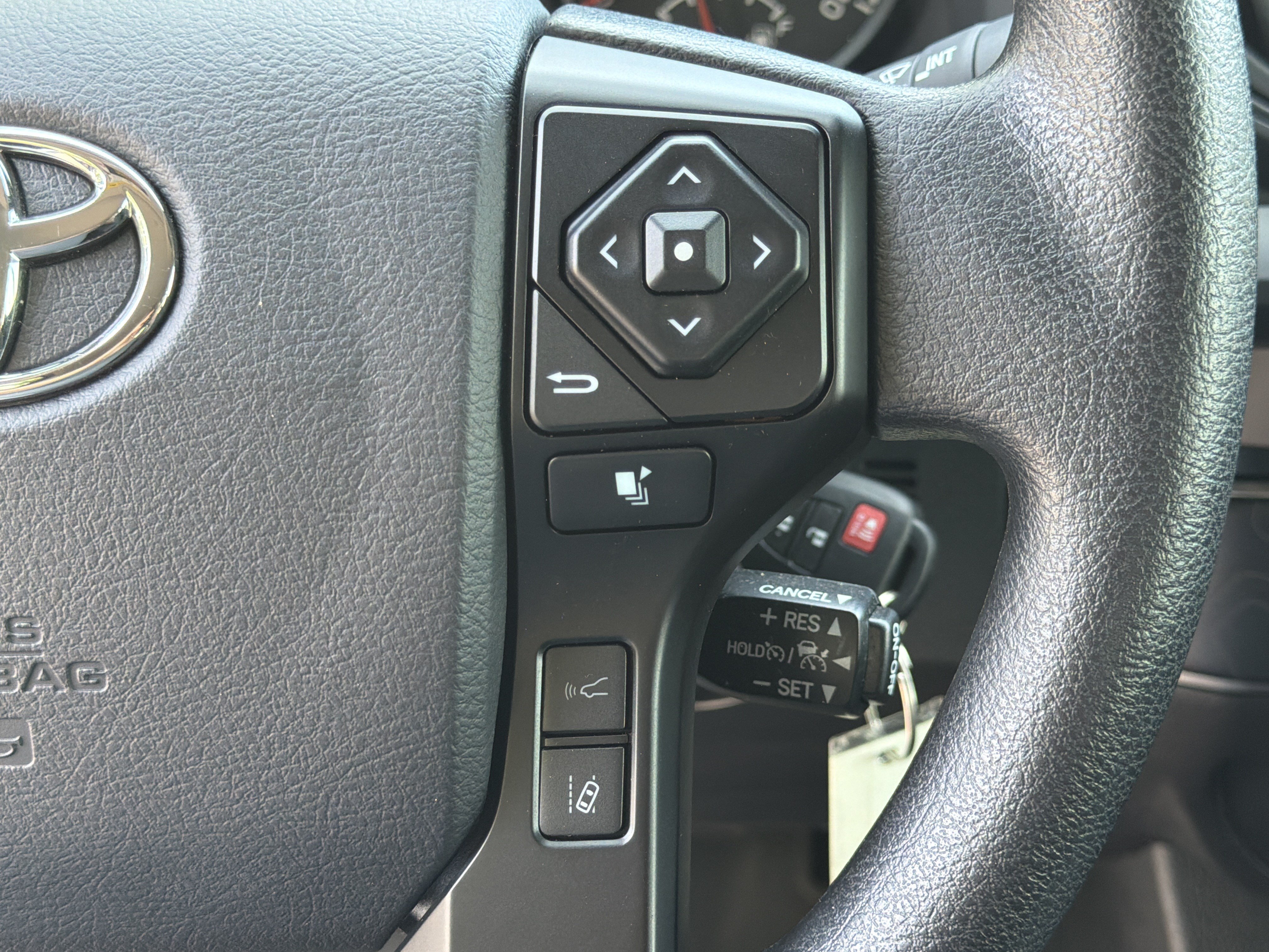 Used 2023 Toyota Tacoma SR AWD/4WD image 25