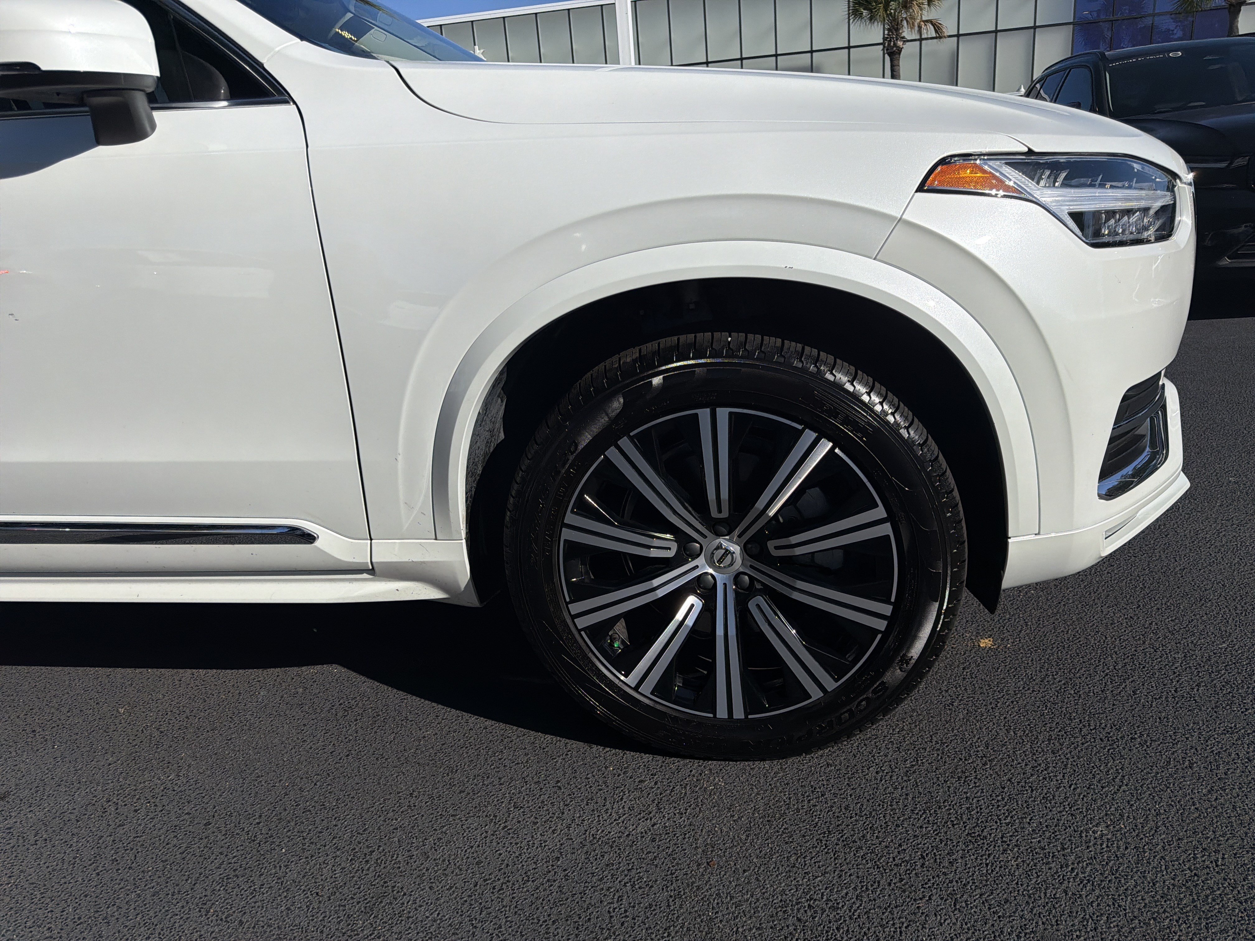 Certified 2025 Volvo XC90 B5 Core w/ Protection Package AWD/4WD image 13
