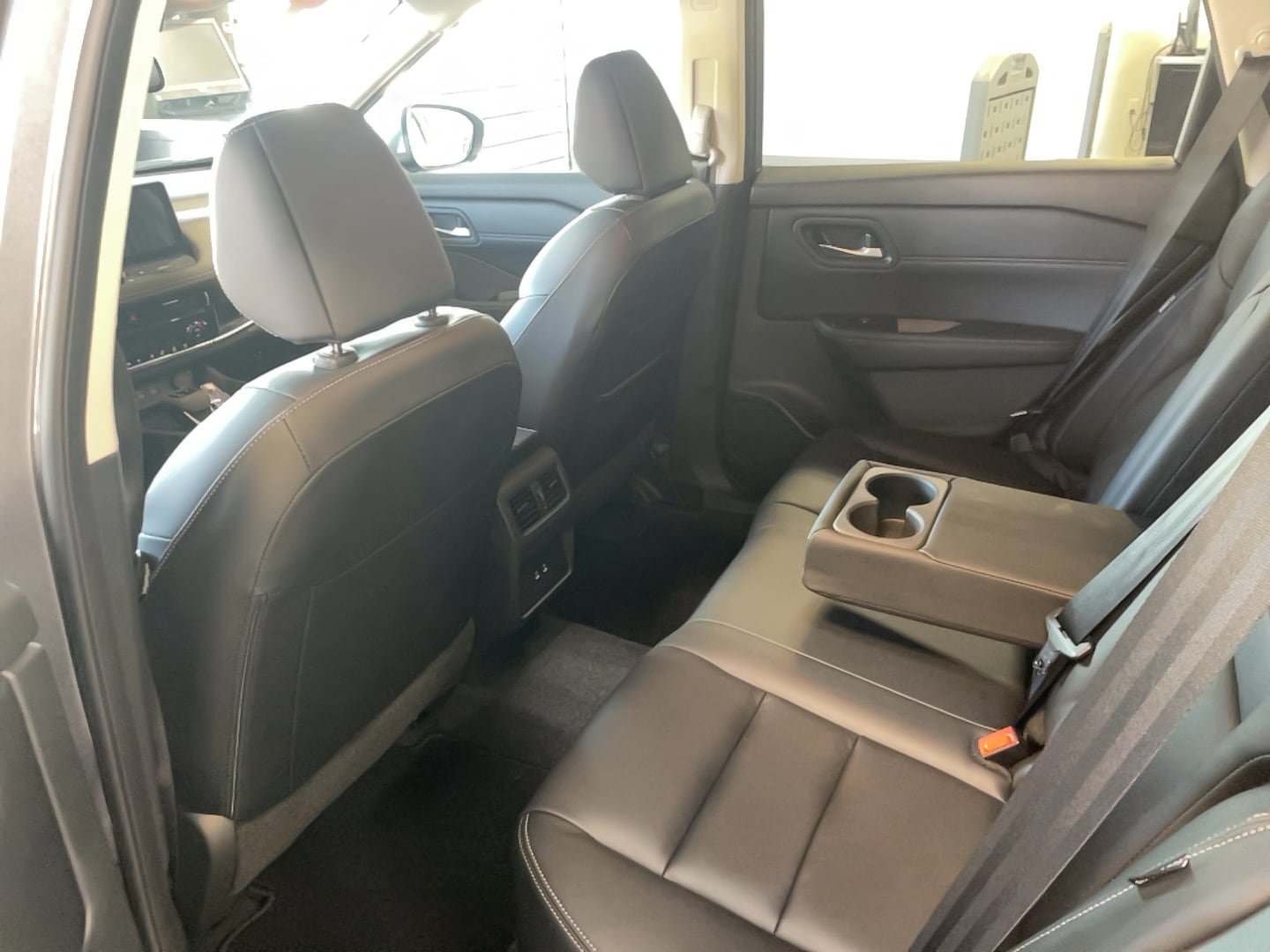 Used 2024 Nissan Rogue SL AWD/4WD image 24