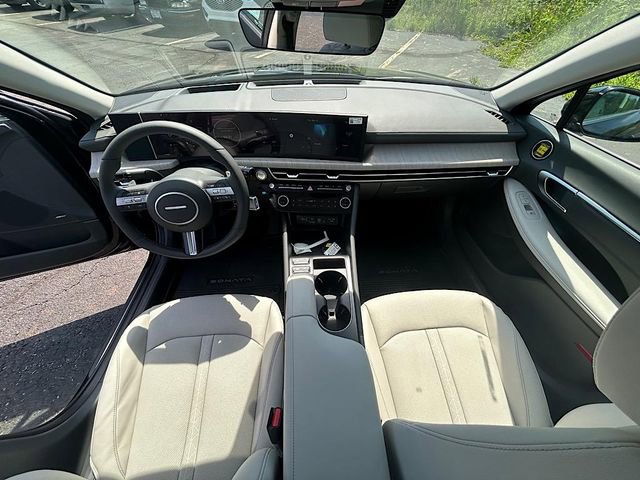New 2025 Hyundai Sonata Limited image 23