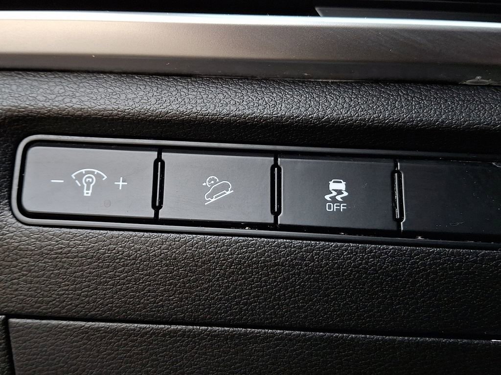 Used 2024 Kia Telluride LX image 24