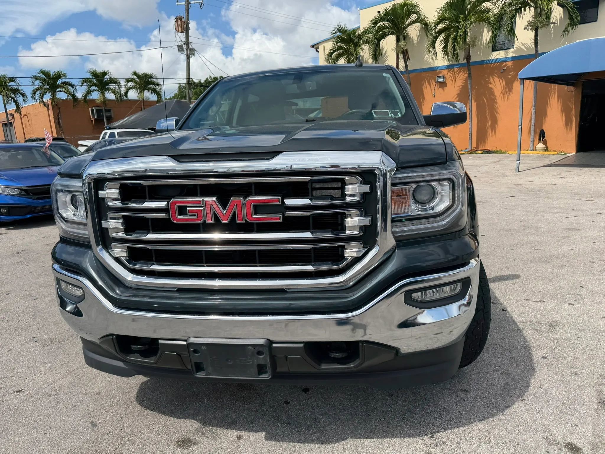 Used 2017 GMC Sierra 1500 SLT w/ SLT Premium Package AWD/4WD image 2