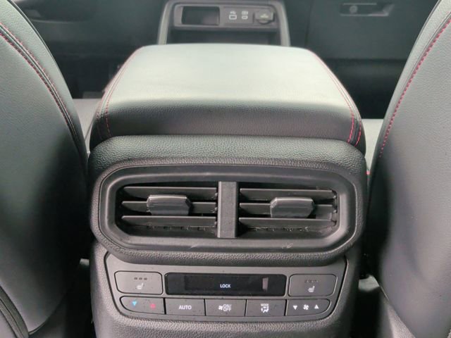 Used 2025 Honda Pilot Black Edition image 24