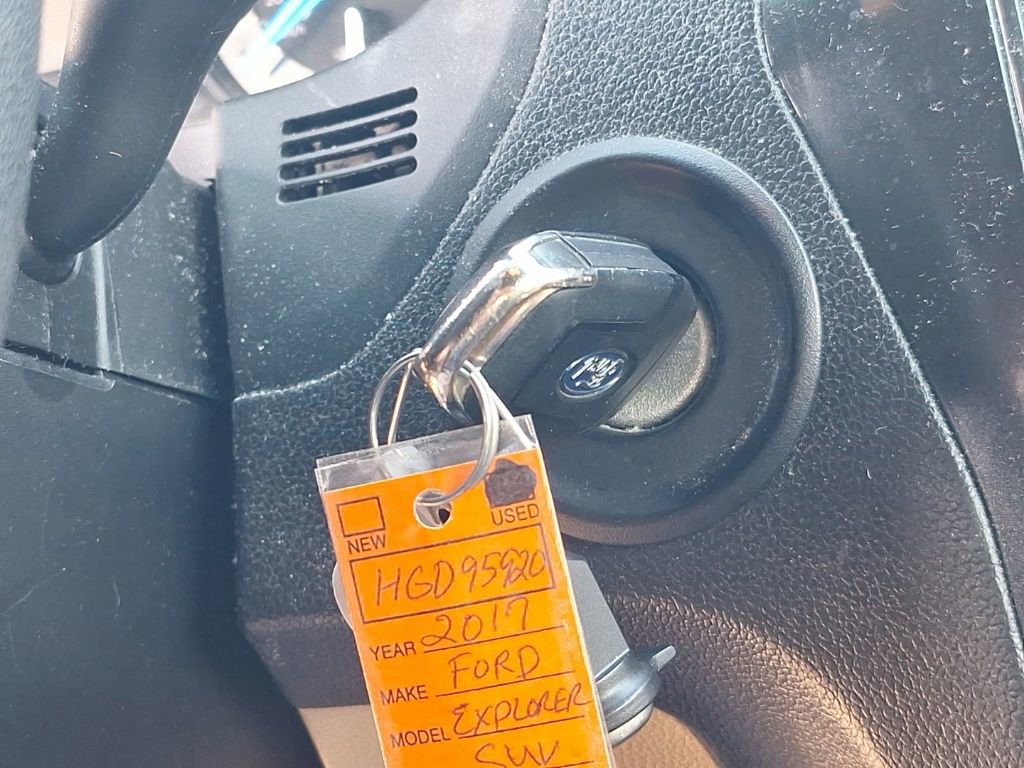 Used 2017 Ford Explorer Base image 31