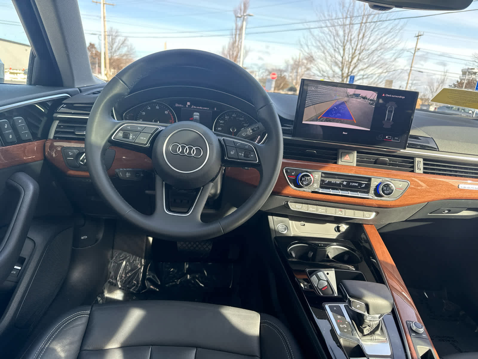 Used 2023 Audi A4 2.0T Premium w/ Convenience Package image 23