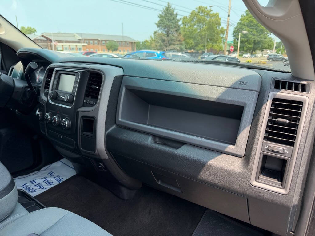 Used 2015 RAM 1500 Express AWD/4WD image 11