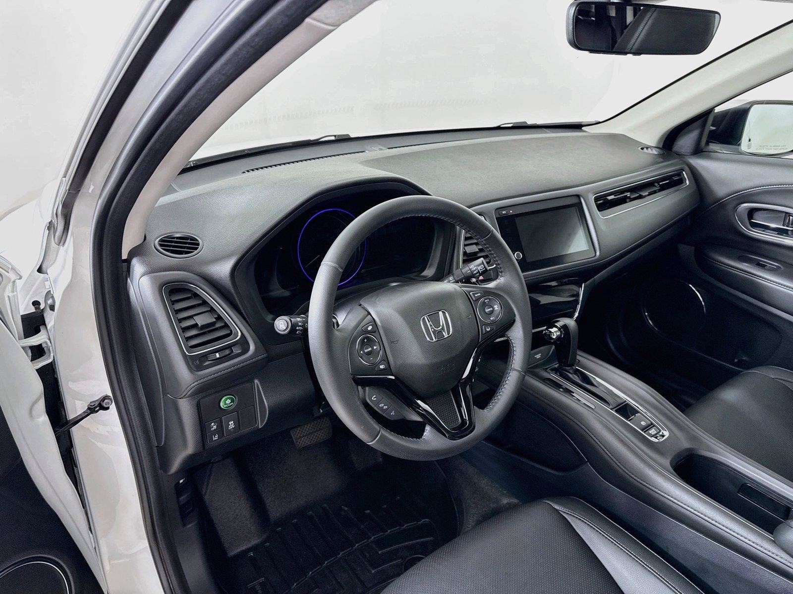 Used 2020 Honda HR-V Touring image 25