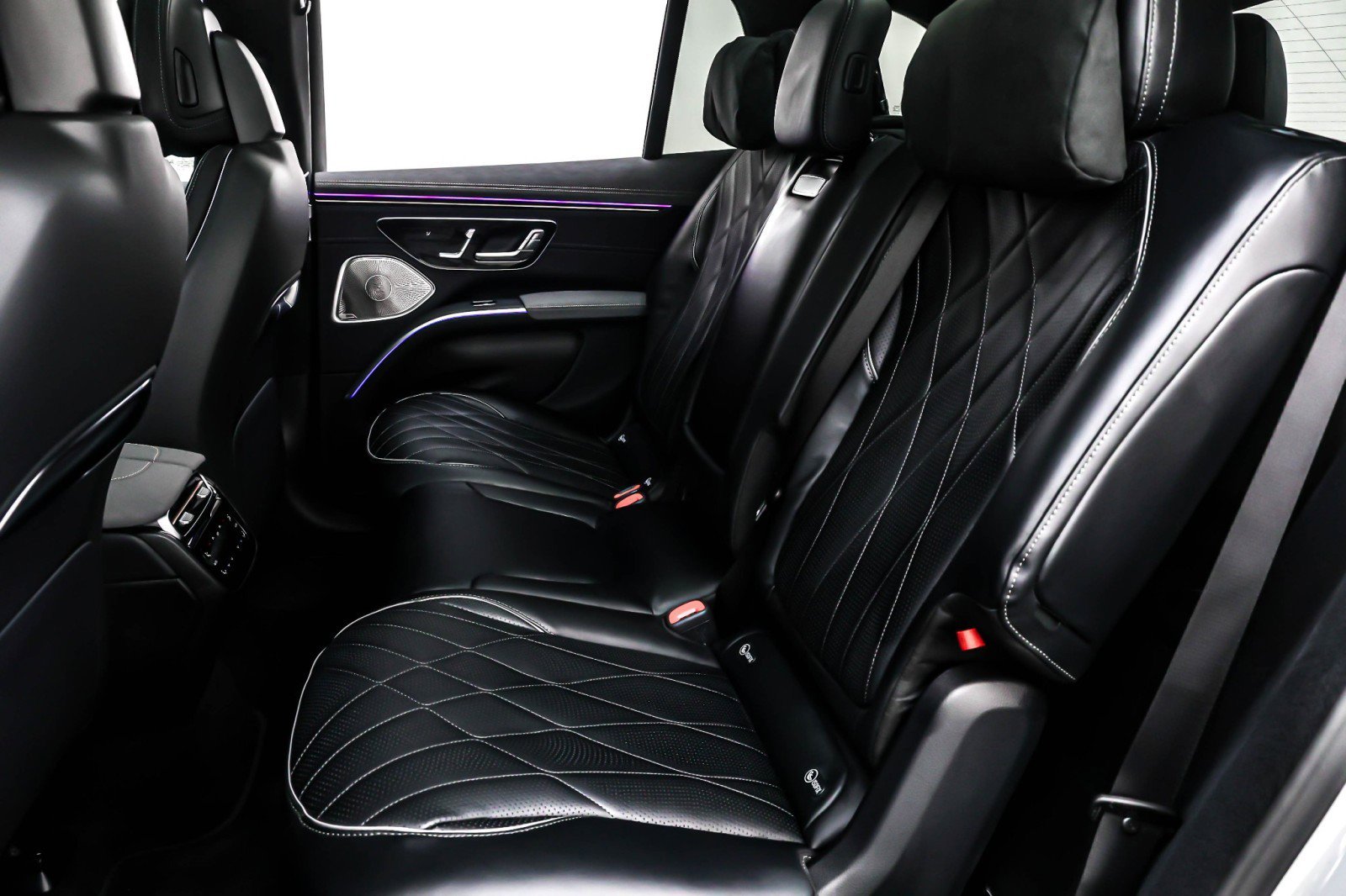 New 2026 Mercedes-Benz EQS 550 4MATIC SUV image 8