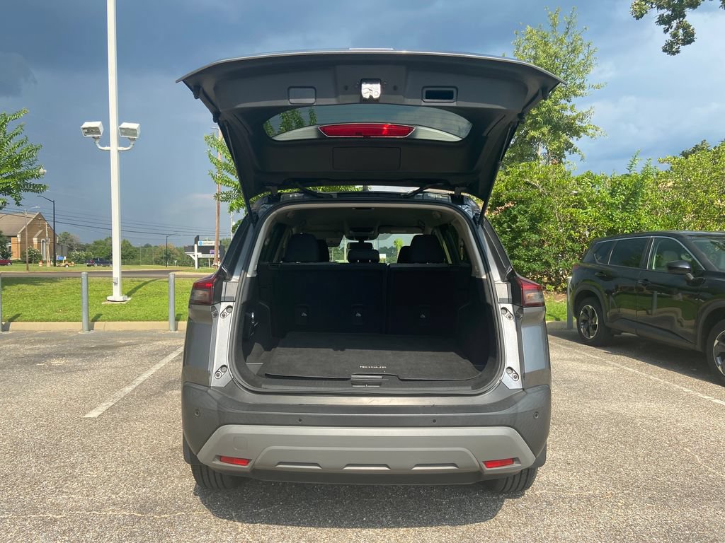 Used 2023 Nissan Rogue SV FWD image 7