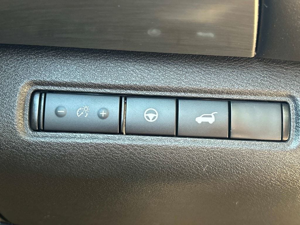 Used 2022 Nissan Pathfinder SL AWD/4WD image 20